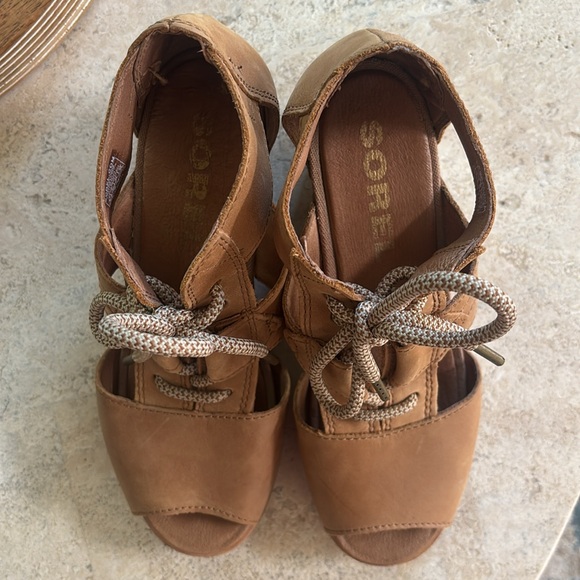 Sorel Joanie Brown Lace-Up Wedge Sandals - Picture 5 of 7